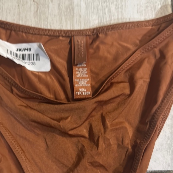 SKIMS Intimates Brown and Tan Bra Collection - Picture 6 of 10